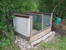 An easy and inexpsensive Compost Bin to make.